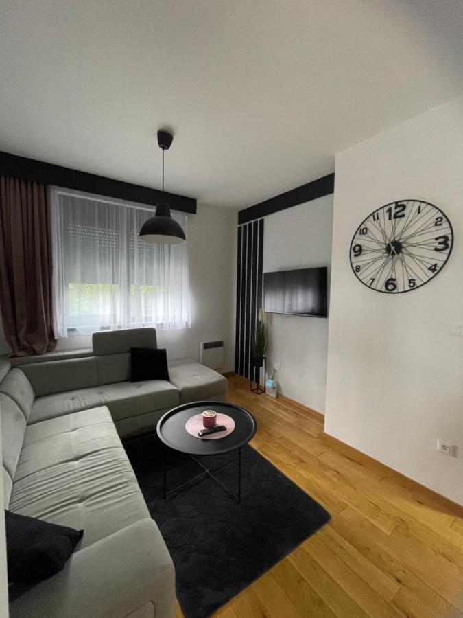 Apartamento Theos Apartman Titova Vila Zlatibor Exterior foto